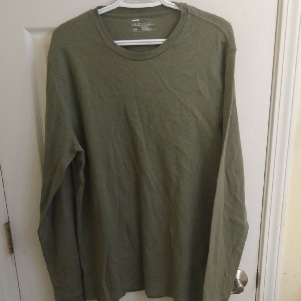 Green Long Sleeve Tee with Classic Crew Neck
